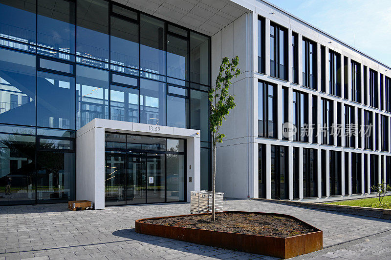 大学医院Düsseldorf UKD第一医学研究中心入口(13.58楼)